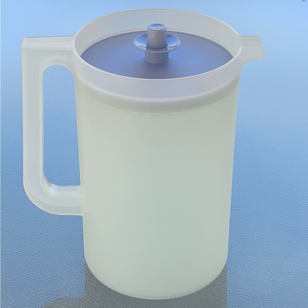 Tupperware 2 Quart Frosted White Pitcher with Blue Lid - Picture 2 of 10
